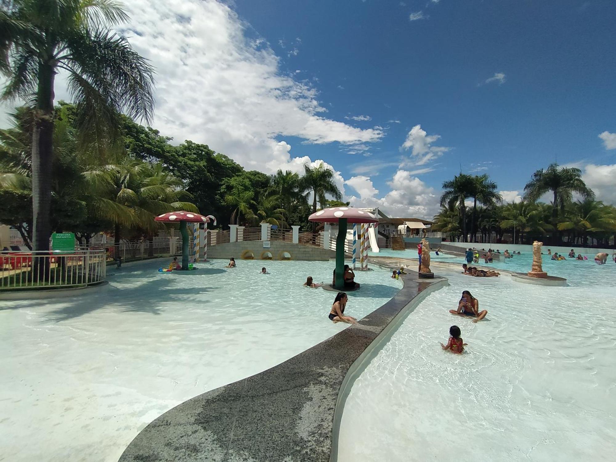 Lacqua Diroma, Mais Parque Acquatico Com Piscina De Ondas Caldas Novas Zewnętrze zdjęcie
