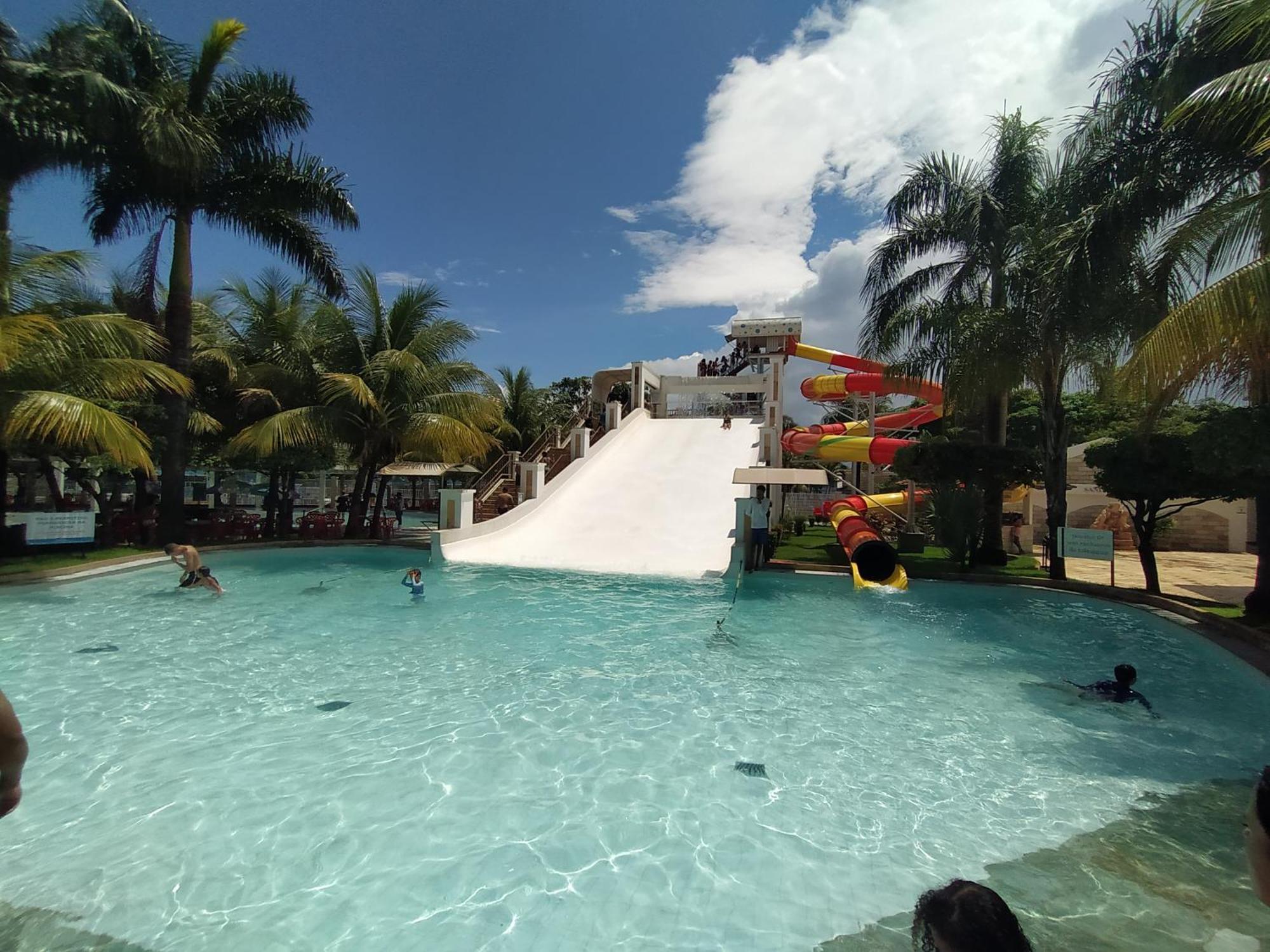 Lacqua Diroma, Mais Parque Acquatico Com Piscina De Ondas Caldas Novas Zewnętrze zdjęcie
